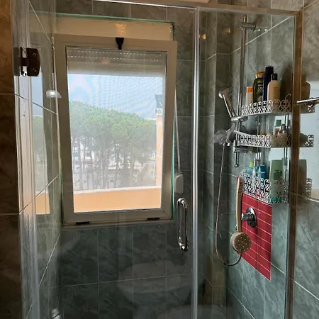 Beachfront , 1-min Walk To Sea Apartment Golem (Tirana)
