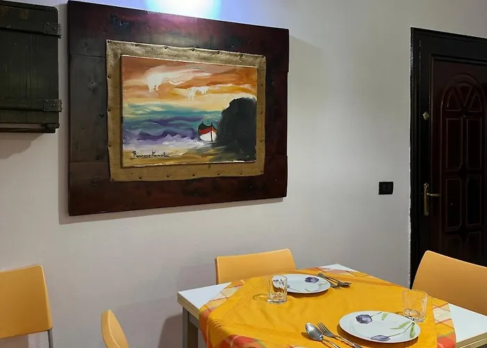 Beachfront , 1-min Walk To Sea Apartment *
