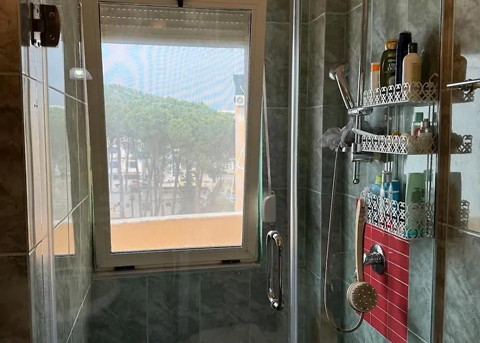 Beachfront , 1-min Walk To Sea Apartment Golem (Tirana)